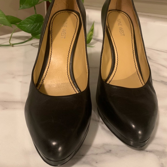 Nine West Platform Pump - Picture 5 of 6